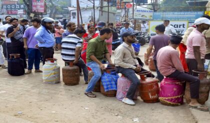 সাবধান! দিল্লিতে রান্নার গ্যাসের রমরমা কালোবাজারি, পুলিশি অভিযানে পর্দাফাঁস ২২টি চক্রের!