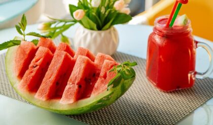 খালি পেটে তরমুজ খেলে কী হয়? এই লাল ফলটি খেলে শরীরে কী ঘটে জানেন তো?