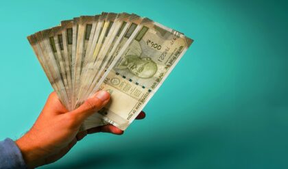 বাড়িতে কাড়ি কাড়ি নগদ রাখলেই বিপদ? আয়কর হানা এড়াতে পকেটে রাখুন এই নিয়মগুলি!