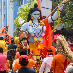 রামনবমীর মিছিলে ব্যাপক ইটবৃষ্টি! জ্বলল আগুন, মুর্শিদাবাদে নামল বিশাল পুলিশ বাহিনী