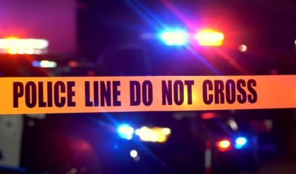 একই ঘরে ঝুলন্ত দম্পতির দেহ, পাশে অচৈতন্য সন্তান! কোন অভিমানে এই চরম পথ বেছে নিলেন তাঁরা?