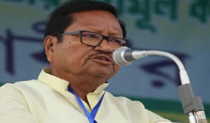 TMC-র বাইক র‍্যালি! বাইক থেকে ছিটকে পড়লেন বিধায়ক পরেশ অধিকারী, উত্তাল পরিস্থিতি