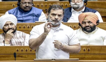 বাজেট নয়, রণক্ষেত্র সংসদ! রাহুল বনাম বিজেপি দ্বৈরথে উত্তাল লোকসভা