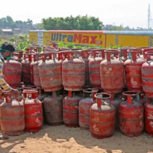 রান্নার গ্যাস নিয়ে দুর্দান্ত খবর! বুকিংয়ের কতক্ষণের মধ্যে বাড়িতে আসবে সিলিন্ডার? সময় বেঁধে দিল কেন্দ্র