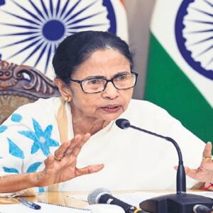 বাংলার রান্নাঘরে যুদ্ধের আঁচ! এলপিজি সংকটে কেন্দ্রকে তোপ মমতার, নবান্নে জরুরি বৈঠক তলব