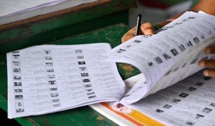 “৬৩ লক্ষ নাম বাতিল, ৬১ লক্ষ ‘ঝুলে’!”-বিশ্বকাপজয়ী রিচা থেকে রাজ্যের বিধায়ক—সবার নামই ‘বিচারাধীন’?