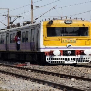 ভিড় কমবে স্টেশনে! শিয়ালদহ মেইন ও বনগাঁ শাখায় অতিরিক্ত ট্রেনের ঘোষণা রেলের, দেখে নিন সময়সূচী