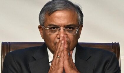 বিস্ফোরক ‘ইন্ডিয়া’ জোট: ১৮০ জন সাংসদের সই, বিপাকে মুখ্য নির্বাচন কমিশনার জ্ঞানেশ কুমার!