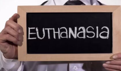 “ছেলের মুক্তিই আমার শান্তি,” নিষ্কৃতিমৃত্যুর অনুমতি মিলতেই কান্নায় ভেঙে পড়লেন অসহায় বাবা!
