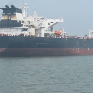 “মৃত্যুপুরী হরমুজে জয়জয়কার!”-ভারতে ঢুকে গেল তেলবোঝাই জাহাজ, সস্তা হবে পেট্রল?