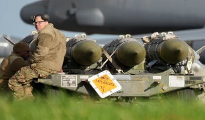 ৬ দিনেই নিঃস্ব আমেরিকা? ইরান যুদ্ধে বাইডেনের খরচের খতিয়ান শুনলে আঁতকে উঠবেন!