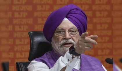 পেট্রল-ডিজেল ফুরিয়ে যাওয়ার হাহাকার? সংসদে দাঁড়িয়ে বড় ঘোষণা করলেন মন্ত্রী হরদীপ সিং পুরি!