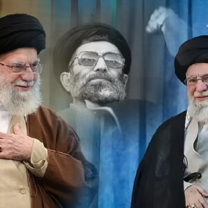 ৪৫ বছর ধরে ঢাকা থাকত জোব্বায়, খামেনেইয়ের ডান হাত কেউ কি দেখেছেন?