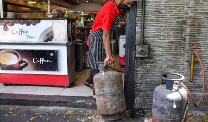 “মধ্যপ্রাচ্যের যুদ্ধের আঁচ ডেকার্স লেনে!”-ঝাঁপ পড়বে কি বিখ্যাত দোকানগুলোতে?