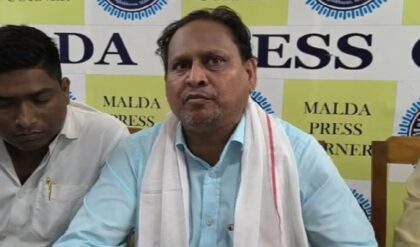 মমতার অস্বস্তি বাড়ালেন নিজের দলের বিধায়ক? ছাব্বিশের সমীকরণ নিয়ে বিস্ফোরক দাবি হুমায়ুনের!