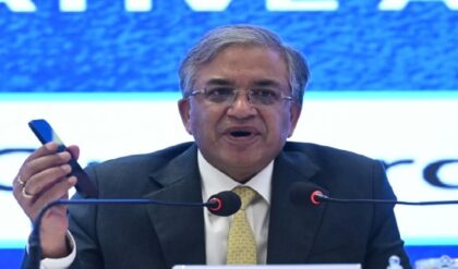 নির্বাচন কমিশনে বড়সড় ডামাডোল! জ্ঞানেশ কুমারের বিরুদ্ধে অনাস্থা আনল ‘ইন্ডিয়া’ জোট