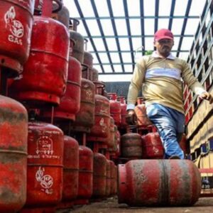 গ্যাসের আকাল নিয়ে গুজব ছড়ালেই এফআইআর! গ্রাহকদের জন্য নয়া নিয়ম আনল কলকাতা পুলিশ