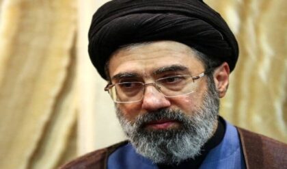 ইরানে বড়সড় পালাবদল! সিংহাসনে বসার আগেই কোপ খোয়ালেন নতুন সুপ্রিম লিডার মোজতবা?