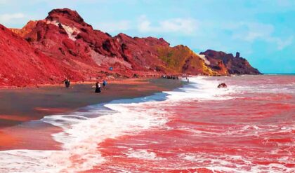 রূপচর্চা থেকে রসনাতৃপ্তি: হরমুজ দ্বীপের টকটকে লাল মাটির গুণাগুণ জানলে চমকে যাবেন!