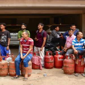 LPG-সঙ্কট নিয়ে বড় ঘোষণা কেন্দ্রের! কালোবাজারি রুখতে এবার নামছে পুলিশ!