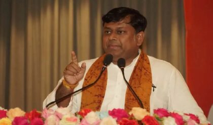 “বিরিয়ানির প্যাকেটের লোভ দেখিয়ে লোক আনতে হত”-ব্রিগেডে বিস্ফোরক দাবি সুকান্তর