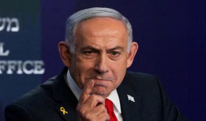 “হাত তুলতেই বেরিয়ে এল ৬ নম্বর আঙুল!”-নেতানিয়াহুর মৃত্যু নিয়ে তোলপাড় ইজরায়েল?