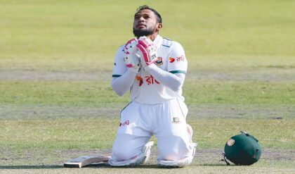 “ঈশ্বরই জানেন,আমরাকীভাবে ফিরব”-যুদ্ধের আগুনে আটকে বাংলাদেশের মুশফিকুর রহিম