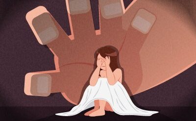 স্টেশনে দাঁড়িয়ে থাকা ট্রেনের বগিতেই নাবালিকাকে লালসা! বাংলা লাগোয়া স্টেশনে হাড়হিম করা কাণ্ড