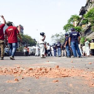 গিরিশ পার্কে রণক্ষেত্র! ধৃত ৯ জনকে নিয়ে ব্যাঙ্কশাল কোর্টে পুলিশের দৌড়; আদালত চত্বরে দুর্ধর্ষ নিরাপত্তা