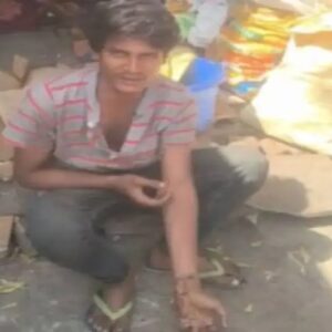 মদ্যপানের আসরে রক্তারক্তি! নেশার ঘোরে জন্মদাতা বাবাকে ইট দিয়ে থেঁতলে মারল গুণধর ছেলে