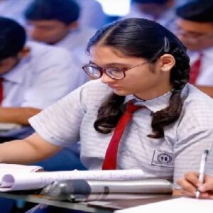 যুদ্ধের ছায়া শিক্ষাখাতে! নিরাপত্তার কারণে সিবিএসই-র দ্বাদশ শ্রেণির পরীক্ষা বাতিল; দুশ্চিন্তায় পড়ুয়ারা