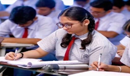 যুদ্ধের ছায়া শিক্ষাখাতে! নিরাপত্তার কারণে সিবিএসই-র দ্বাদশ শ্রেণির পরীক্ষা বাতিল; দুশ্চিন্তায় পড়ুয়ারা