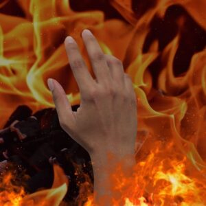 বন্ডেল গেটে হুলুস্থুল! দাউদাউ করে জ্বলছে গ্যারেজ, নিয়ন্ত্রণে দমকলের ৫টি ইঞ্জিন!