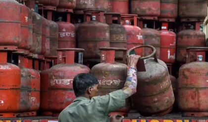 গ্যাস সংকটে বড় স্বস্তি! ইলেকট্রিক ওভেনে রান্না করলেই বিদ্যুৎ বিলে বিরাট ছাড়, ঘোষণা মুখ্যমন্ত্রীর!