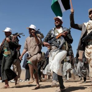 হুথিদের হুঁশিয়ারিতে কাঁপছে জ্বালানি বাজার, বাড়তে পারে তেলের দাম! নেপথ্যে কোন ছক?