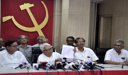 বামেদের চমক! যাদবপুরে প্রার্থী বিকাশরঞ্জন, কালীগঞ্জে লড়ছেন নিহত তামান্নার মা সাবিনা ইয়াসমিন