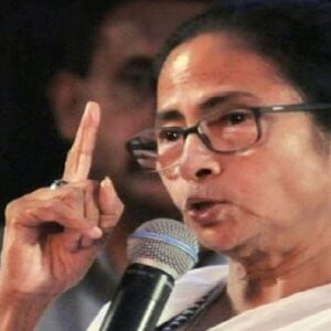 “যাঁকেই পাঠান, তিনি আমাদের হয়ে কাজ করবেন”—মোদীকে কড়া চ্যালেঞ্জ তৃণমূল নেত্রী মমতার