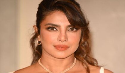 নিরাপত্তার তোয়াক্কা না করেই হুড়োহুড়ি! কাজলকে ঘিরে ধরল উন্মত্ত জনতা, কী ঘটল অভিনেত্রীর সঙ্গে?