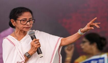 “এটা অ্যান্টি-বাঙালি মানসিকতা!” মুখ্যসচিব ও পুলিশ কমিশনার বদল নিয়ে কমিশনকে তোপ মমতার