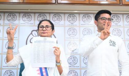 “প্রার্থী তালিকায় ৪৭ মুসলিম ও ৫২ মহিলা মুখ”-সংখ্যালঘু ভোটব্যাঙ্ক নিয়ে মমতার মাস্টারস্ট্রোক!