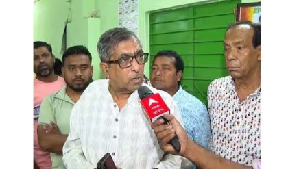 ‘ওকে দিয়ে জিতবে না তৃণমূল’! টিকিট হারিয়ে রণংদেহী বিদায়ী বিধায়ক, আমডাঙায় তুলকালাম