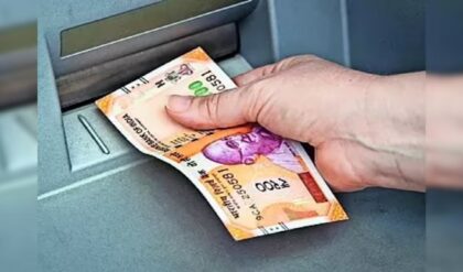 ১ এপ্রিল থেকে এটিএম-এ নতুন নিয়ম! ইউপিআই দিয়ে টাকা তুললেও গুনতে হবে বাড়তি ২৩ টাকা?