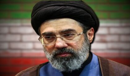 খামেনেই-পুত্রের ব্যক্তিগত জীবন নিয়ে বিস্ফোরক দাবি! ট্রাম্পের অট্টহাসিতে তোলপাড় নেটদুনিয়া