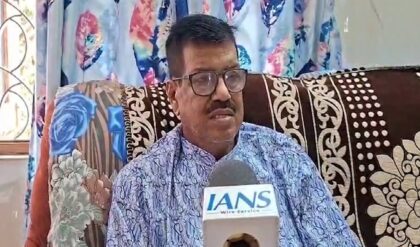 ‘সম্মানের অবসরটুকুও জুটল না!’ টিকিট না পেয়ে কান্নায় ভেঙে পড়লেন তৃণমূলের হেভিওয়েট রবীন্দ্রনাথ ২. নাটাবাড়ি থেকে ব্রাত্য! দলত্যাগের জল্পনা না কি রাজনীতিতে ইতি? বিস্ফোরক আক্ষেপ উত্তরবঙ্গের নেতার