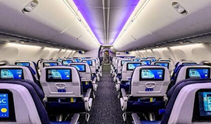 বিমানে জানলার ধারের সিট এবার ফ্রিতে? কড়া নির্দেশে এয়ারলাইন্সগুলোর ‘দাদাগিরি’ বন্ধ করল কেন্দ্র!