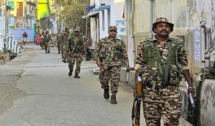 রাজ্যে আসছে আড়াই হাজার কোম্পানি বাহিনী! ভোট লুঠ রুখতে কেন্দ্রীয় জওয়ানদের ‘একছাতার তলায়’ আনল কমিশন