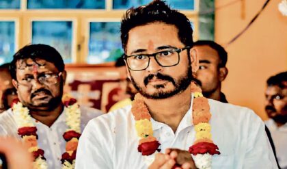 ঘাটালে এবার মহাযুদ্ধ! দেবের বিরুদ্ধে হিরণকে নামিয়ে মাস্টারস্ট্রোক বিজেপির?