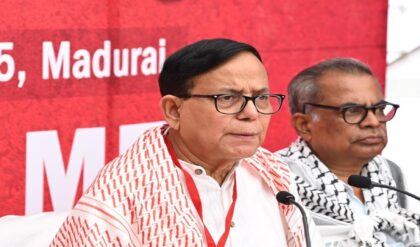 বামেদের দ্বিতীয় তালিকায় বড় চমক! ভবানীপুরে শ্রীজীব, নন্দীগ্রামে মমতার জেতা আসনে কার ওপর ভরসা সেলিমের?