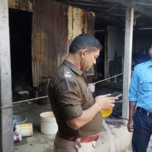 রান্নাঘরেই শেষ সব! মাংস রাঁধতে গিয়ে জীবন্ত দগ্ধ মা-ছেলে, মর্মান্তিক ঘটনা দক্ষিণ দিনাজপুরে