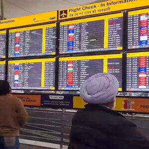 ইরান-ইজরায়েল যুদ্ধ আতঙ্ক! মাঝ আকাশ থেকে ঘুরছে বিমান, ভারতে চরম ভোগান্তিতে হাজারো যাত্রী